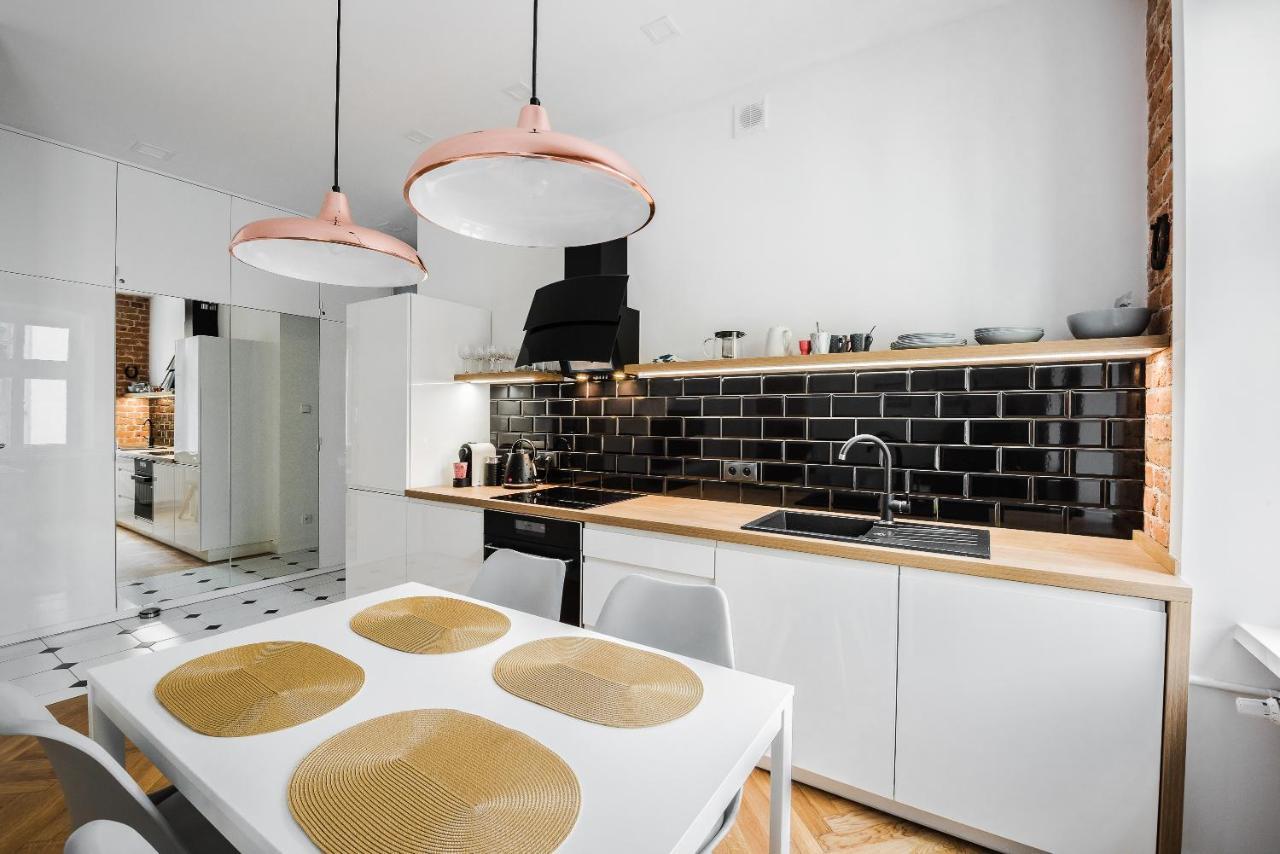 Apartment Sweet Time